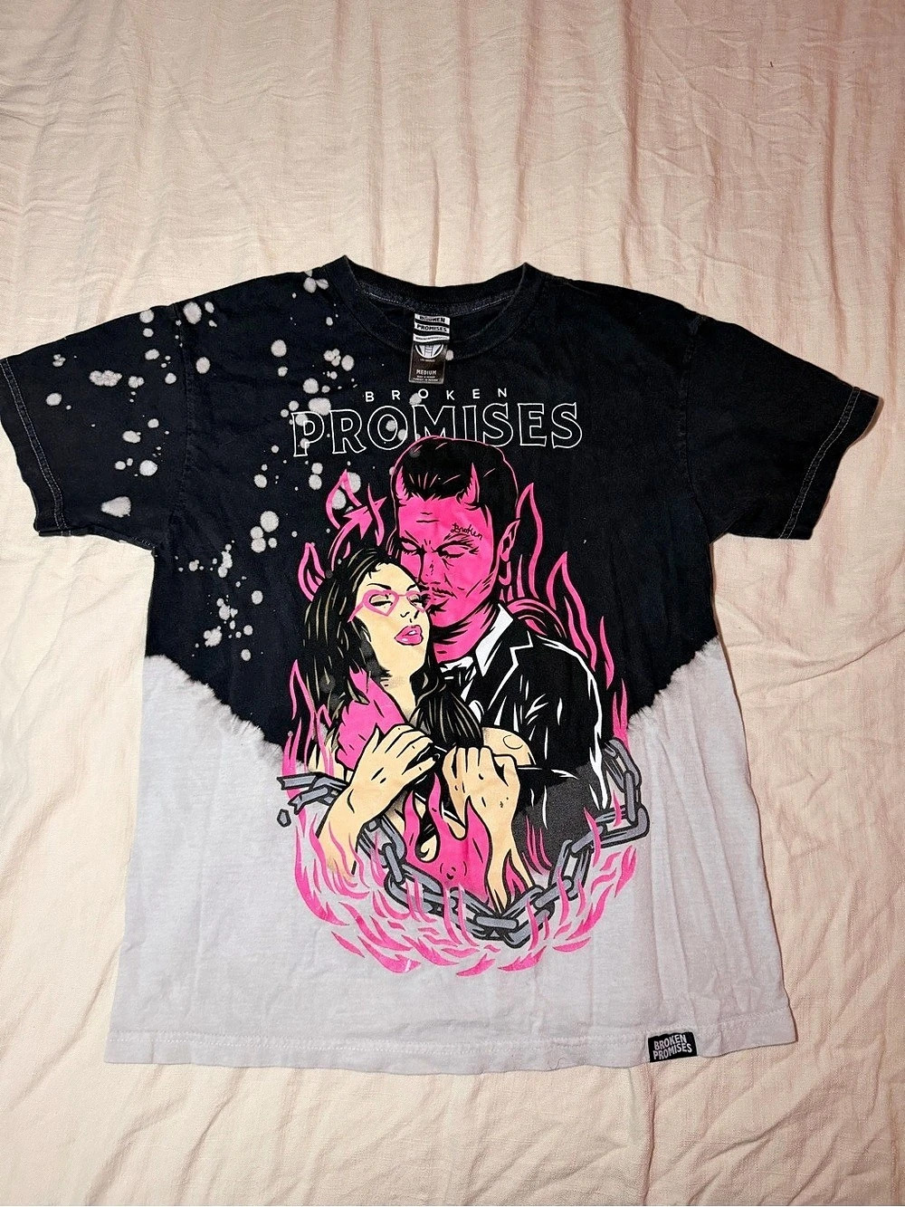 Broken Promises Devil Kiss Bleach Dye T-Shirt Graphic Tee Size Medium